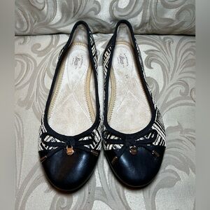 Bass Black and Cream Patterned Ballet Flats Gold Accents Women’s 8